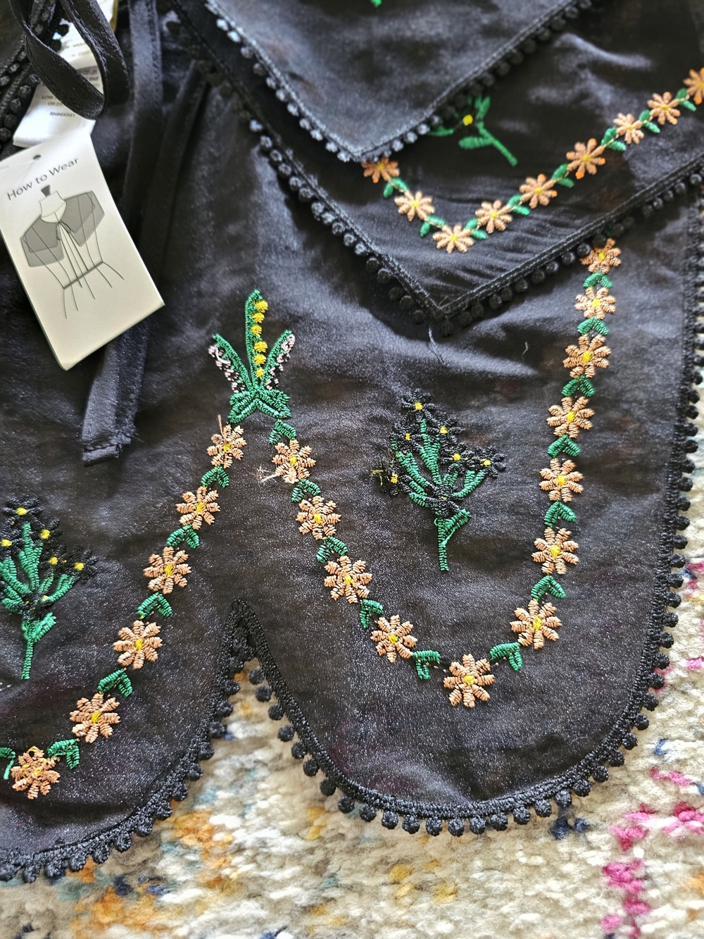 House of Harlow 1960 Black Embroidered Floral Detachable Collar - Picture 4 of 5